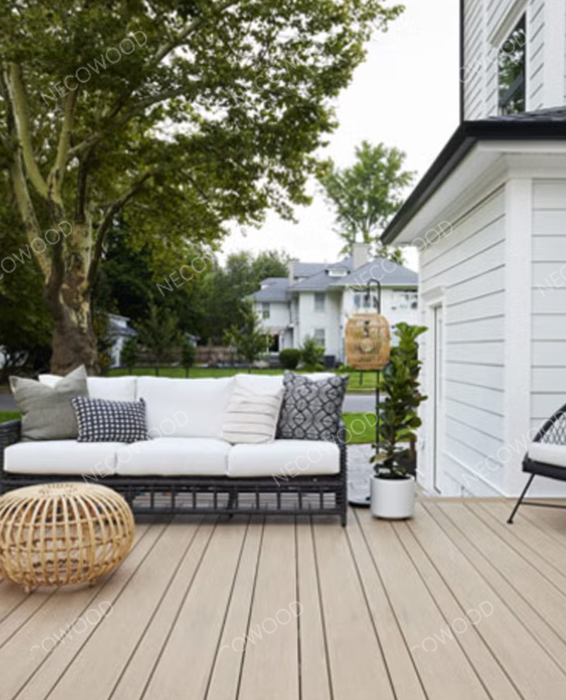 OEM และการจัดหาพื้นระเบียงคอมโพสิตจำนวนมากสำหรับผู้จัดจำหน่ายชาวคูเวต